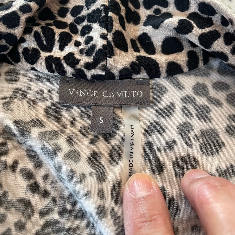 Beautiful top in excellent shape